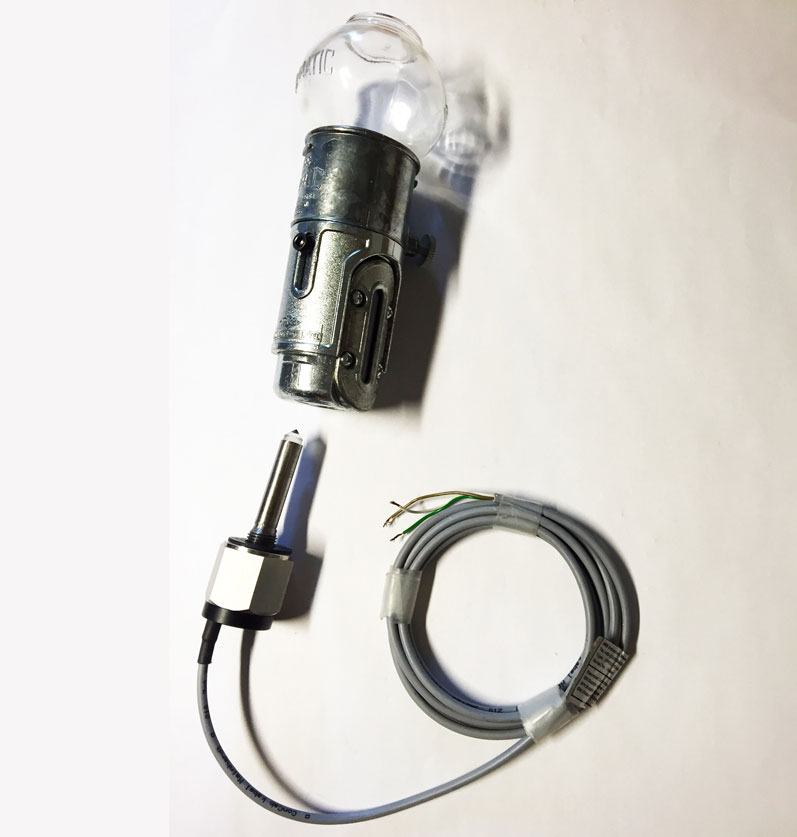 Oliatore a livello costante con sensore optoelettronico di livello basso MCA