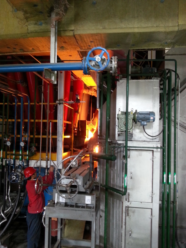 installazione di pirometro infrarossi su processo industriale ad alta temperatura
